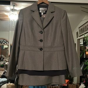 Jones of New York business suit size 10 in excellent condition. $35.00